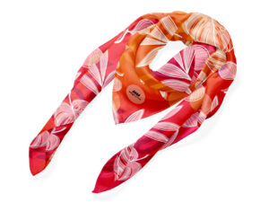 Personalized scarf with print and logo. In shades of red, lightweight and soft. The perfect promotional gadget, available at AMGS Group.